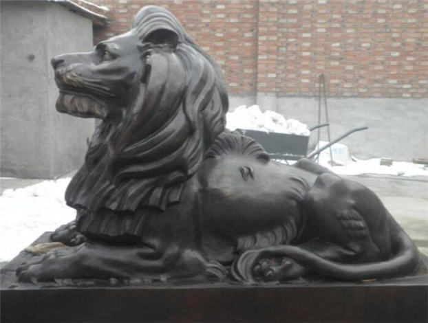 銅獅子